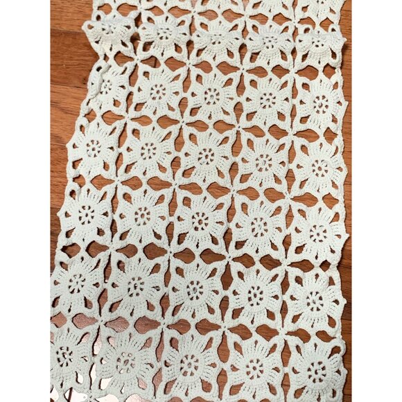 Handmade Cream Crochet Lace Table Runner 34"x10" Floral Pattern Cotton Home - Picture 2 of 7
